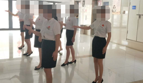 字母斯慕圈别人是“tj”女王,我是“卖袜”女王 字母斯慕圈别人是“tj”女王,我是“卖袜”女王